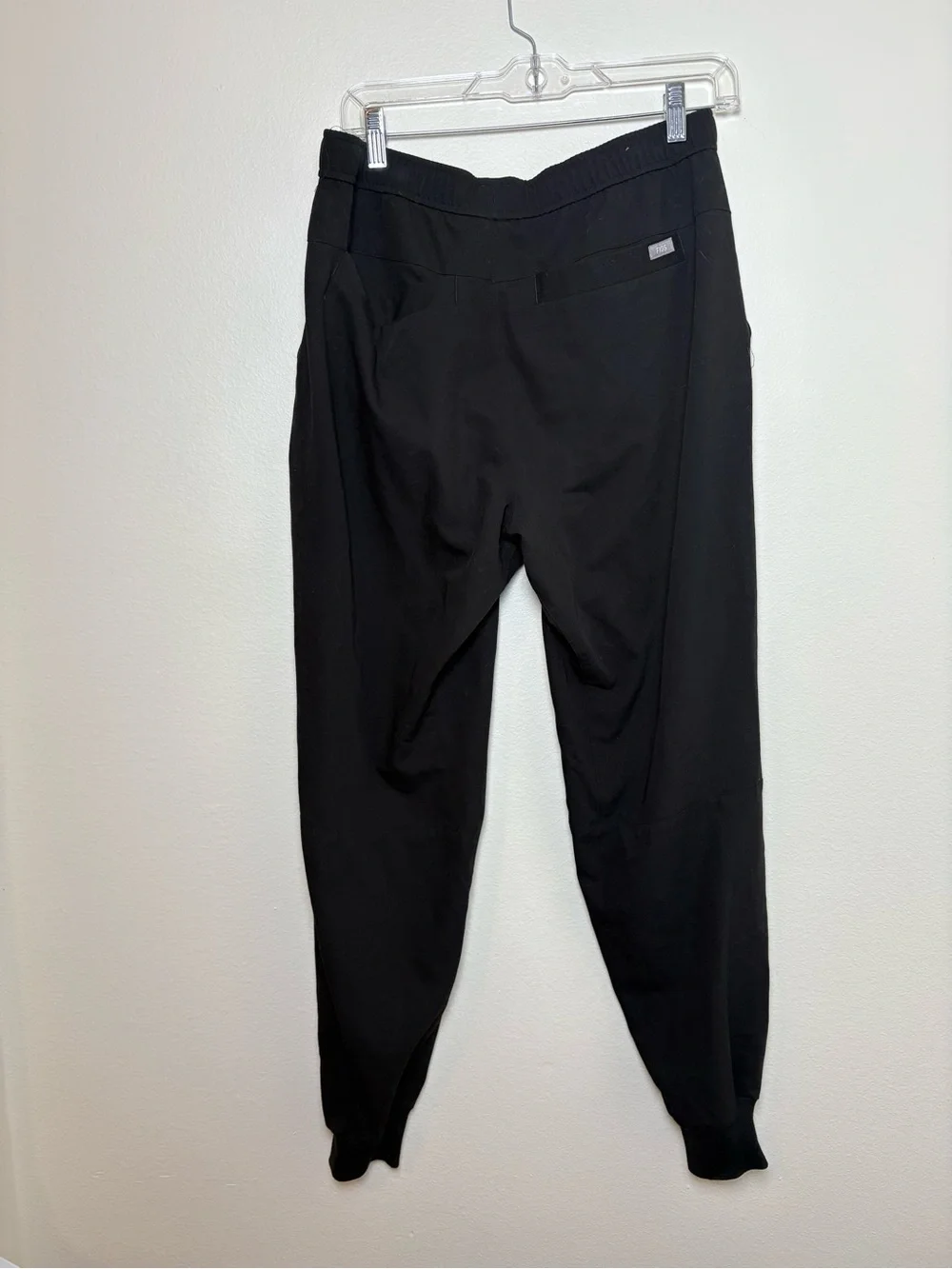 Figs Tansen Jogger Scrub Pan